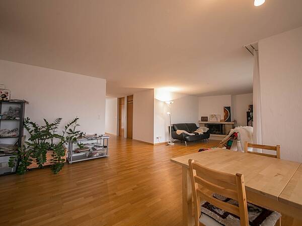 CHARMANTE Wohnung an RUHIGER und ZENTRALER Lage