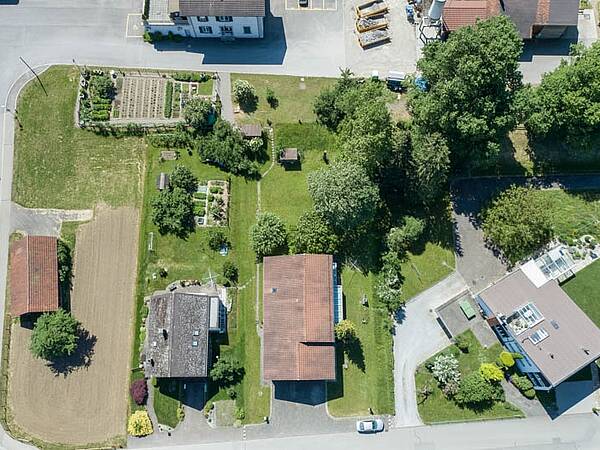 Grosses Einfamilienhaus mit Baulandreserve