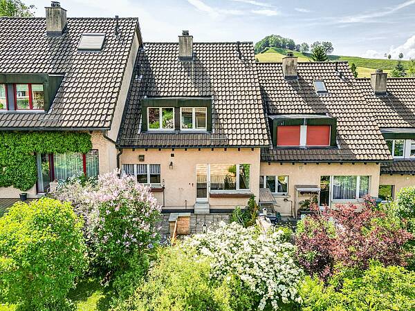 Grosszügiges Reihenmittelhaus an bester Lage