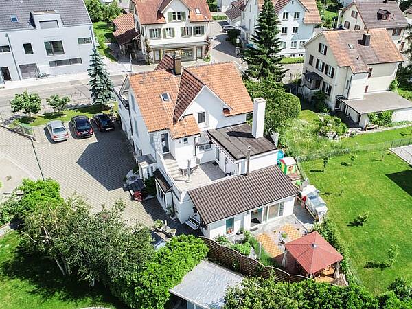 Schönes grosses Mehrgenerationshaus an zentraler Lage