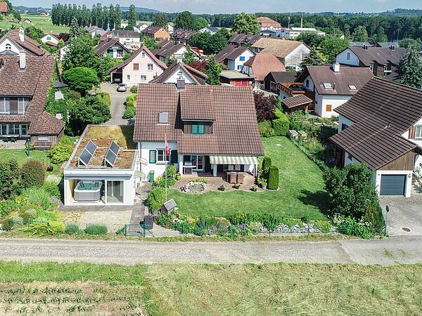 Gepflegtes Einfamilienhaus an ruhiger Lage angrenzend an Landwirtschaftszon...