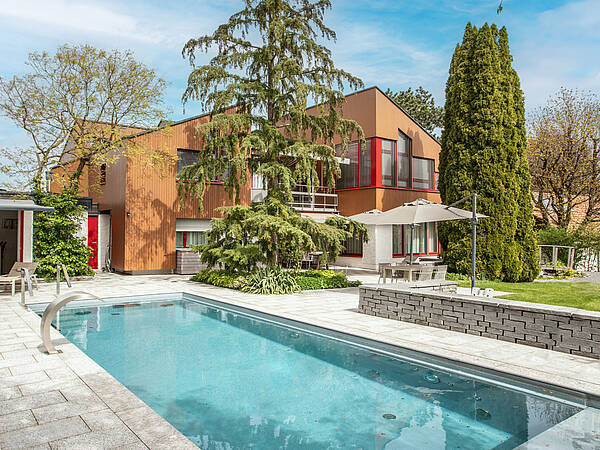 Attraktives Anwesen: Villa mit viel Platz im Grünen