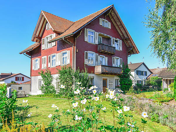 Ein- oder Mehrgenerationenhaus mit idyllischem Garten