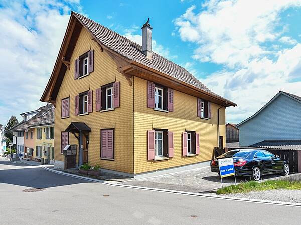 Uriges Einfamilienhaus mit Einliegerwohnungen und viel Ausbaupotenzial