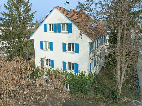 Geräumiges Einfamilienhaus mit Baulandreserve