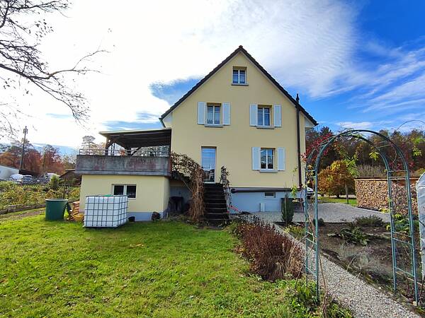 Modernisiertes Familienglück - naturnah & zentral