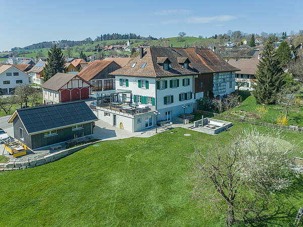 Historisches Einfamilienhaus mit schönem Gartenumschwung