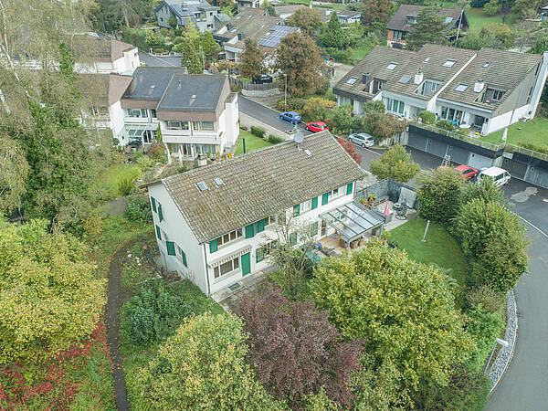 Doppeleinfamilienhaus-Hälfte mit schönem Umschwung